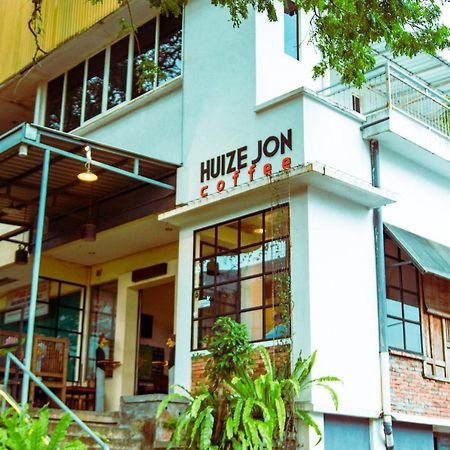 Huize Jon Hostel 말랑 외부 사진