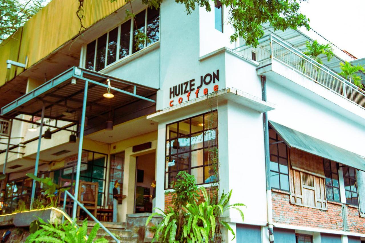 Huize Jon Hostel 말랑 외부 사진